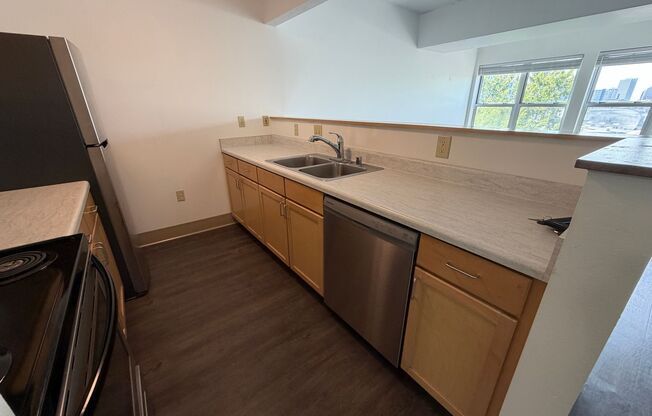 2 beds, 1 bath, 856 sqft, $1,650, Unit 202