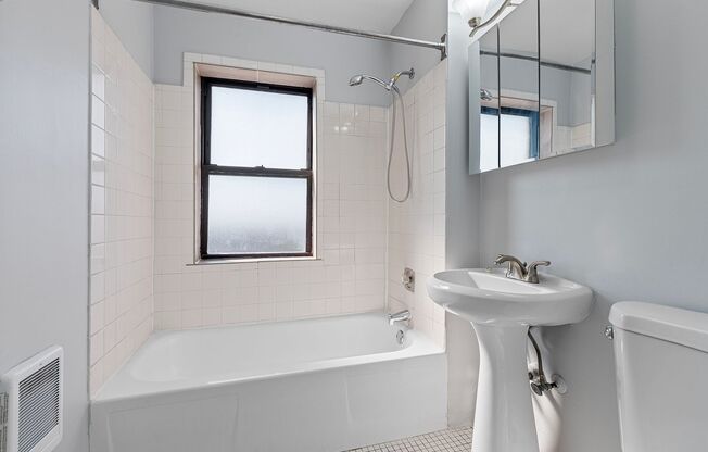 1 bed, 1 bath, 408 sqft, $1,795, Unit 906