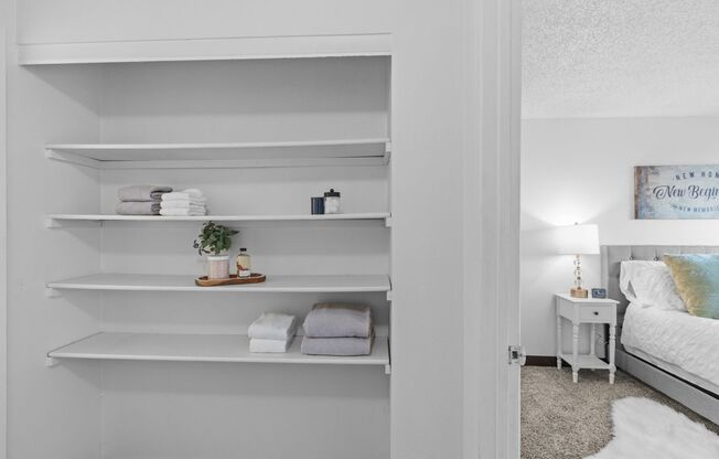 2 beds, 1 bath, 830 sqft, $1,398, Unit E-204