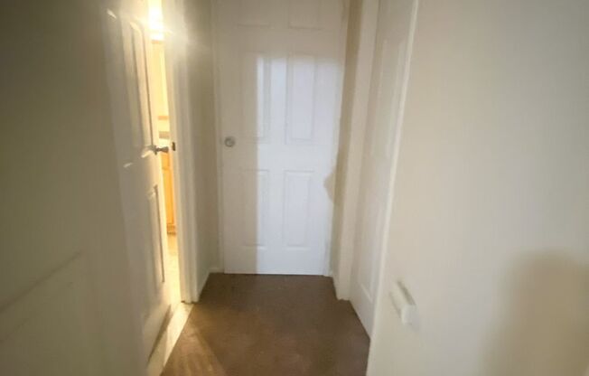 1 bed, 1 bath, 734 sqft, $1,420, Unit J10