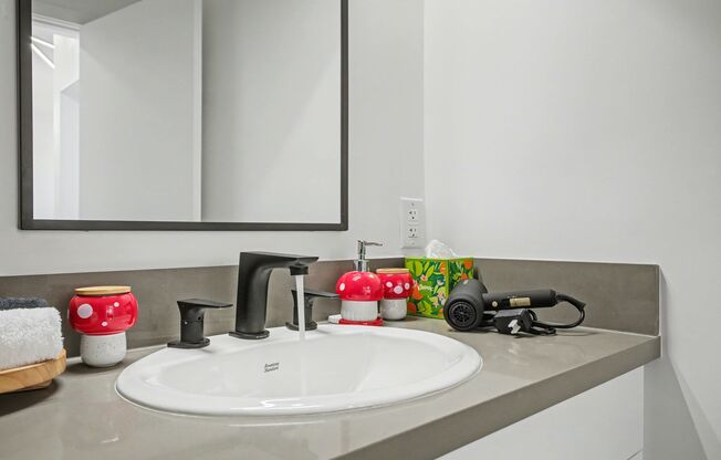 1 bed, 1 bath, 663 sqft, $1,705, Unit 505