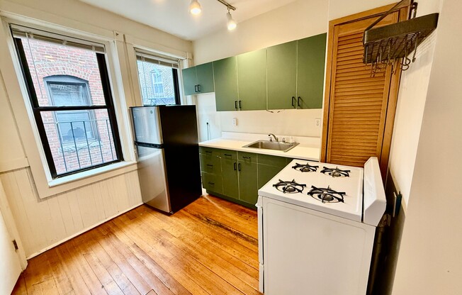 13 Charter St.