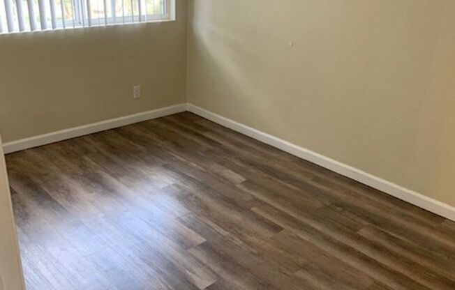 2 beds, 1 bath, 800 sqft, $2,600, Unit 6972