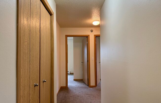 3 beds, 2 baths, 1,207 sqft, $1,275