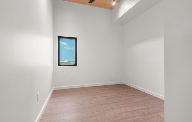 2 beds, 2 baths, 910 sqft, $1,867, Unit 312