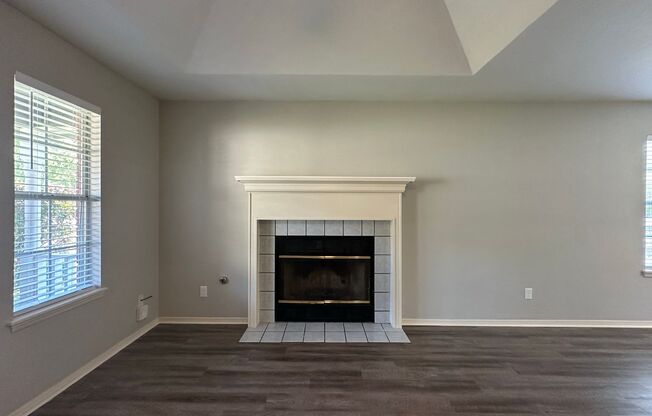 Gorgeous 3 Bed 2 Bath Home for Rent in Barling! * Stunning Fireplace! *