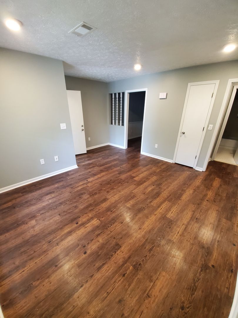 2 Bed/1 Bath available in June!