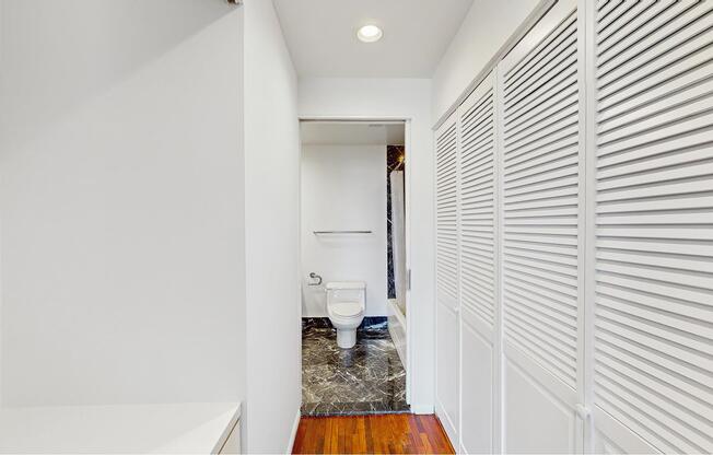 216 218 E 47 ST