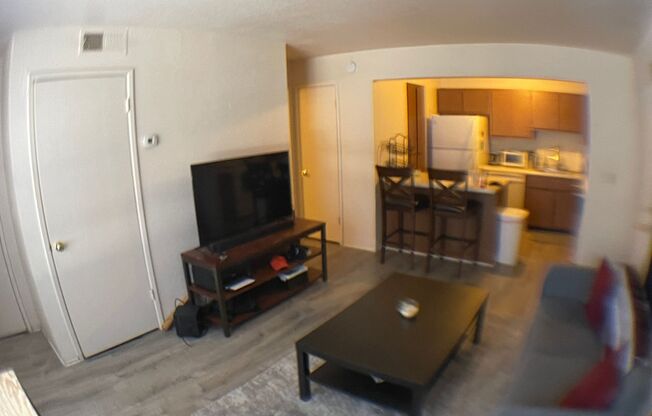 1 bed, 1 bath, $1,400, Unit Unit #17