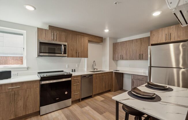 Studio, 1 bath, 144 sqft, $1,049, Unit Unit B3