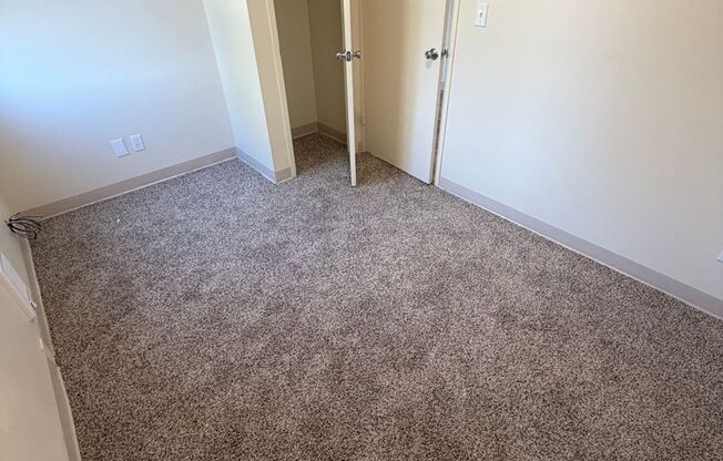 2 beds, 1 bath, $1,350, Unit 24