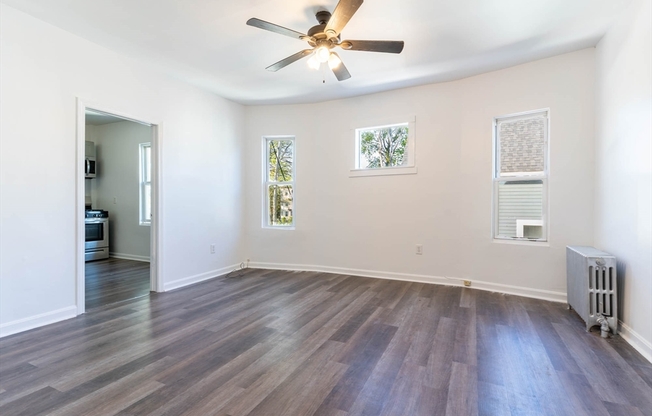 11 LESTON ST