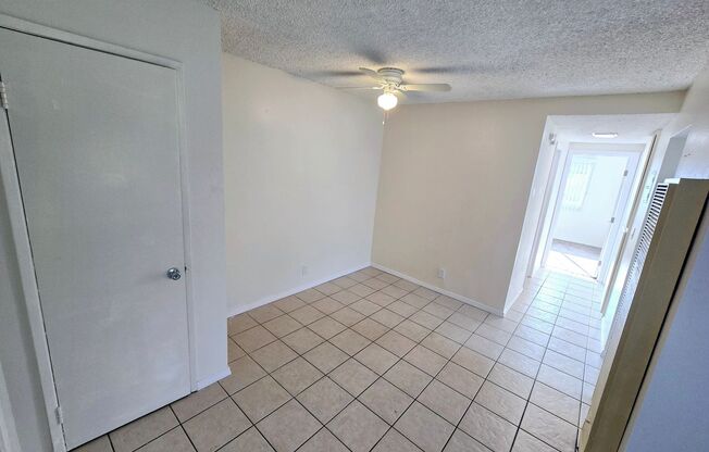 2 beds, 1 bath, 740 sqft, $1,995, Unit 09