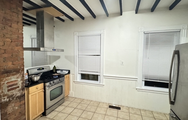 4 beds, 2 baths, $6,400, Unit 1