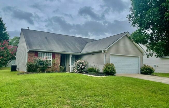 Must see this Adorable 3 bedroom 2 bath 2 garage home . Located in the Reedy Creek Plantation