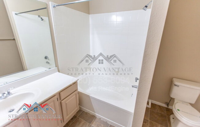 2 beds, 2 baths, 962 sqft, $1,495, Unit Apt 2014