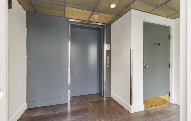 1 bed, 1 bath, 700 sqft, $1,935, Unit 301