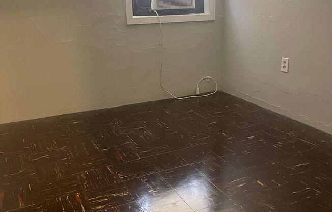 1 bed, 1 bath, 365 sqft, $1,150, Unit 14H
