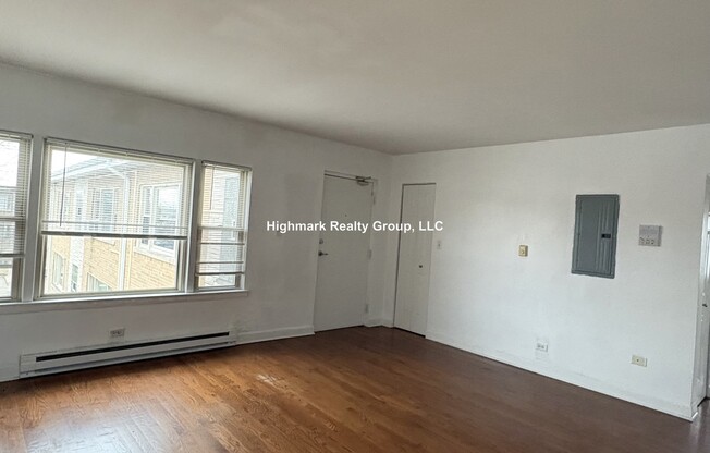 7630 N Milwaukee Ave