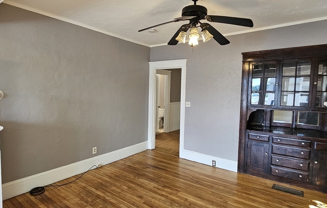 3 beds, 1 bath, 1,342 sqft, $2,100, Unit 2