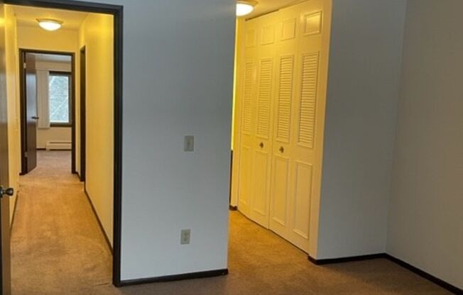 2 beds, 1 bath, 1,052 sqft, $1,550, Unit 335-B