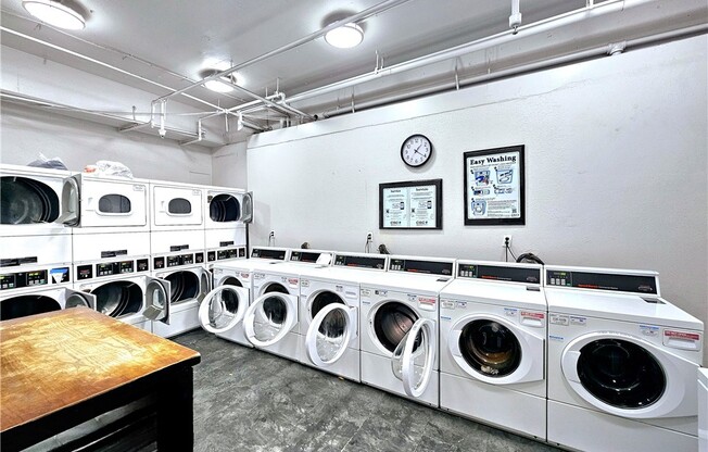 2 beds, 1 bath, 834 sqft, $3,100, Unit 529