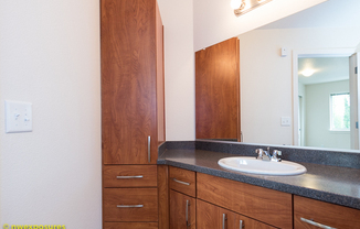 3 beds, 2 baths, 1,275 sqft, $2,050, Unit 231