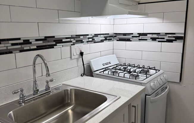 1545/57 Montair Apartments