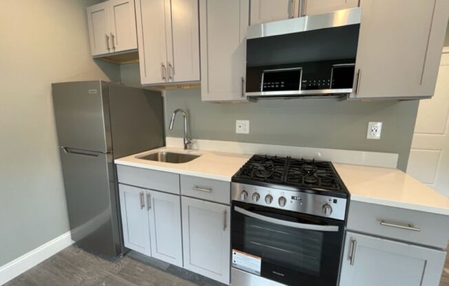 Studio, 1 bath, 328 sqft, $1,850, Unit 408