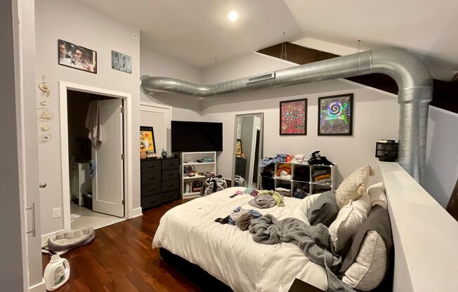 1 bed, 1.5 baths, $1,695, Unit Apt 32
