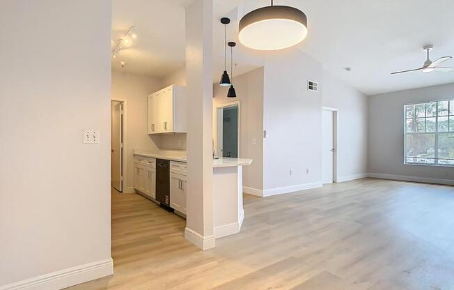 5560 METROWEST BLVD #3-102 ORANGE COUNTY