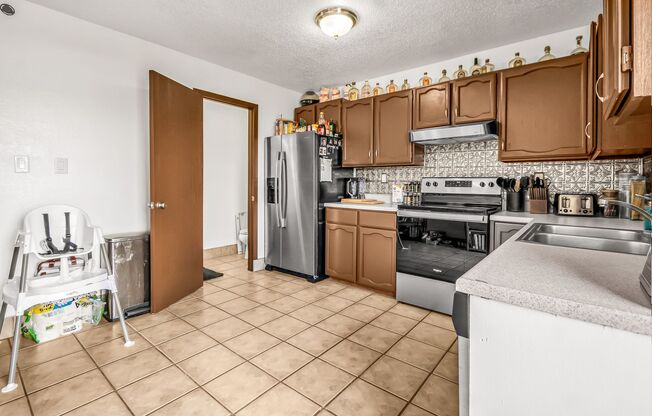 2 beds, 1.5 baths, $1,100