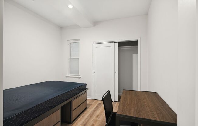3 beds, 2 baths, 500 sqft, $1,450, Unit Unit 205