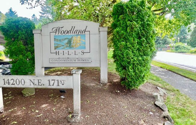 Woodinville ~ Woodland Hills Condo