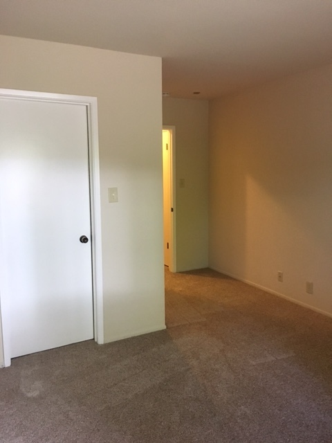 1 bed, 1 bath, 795 sqft, $2,650