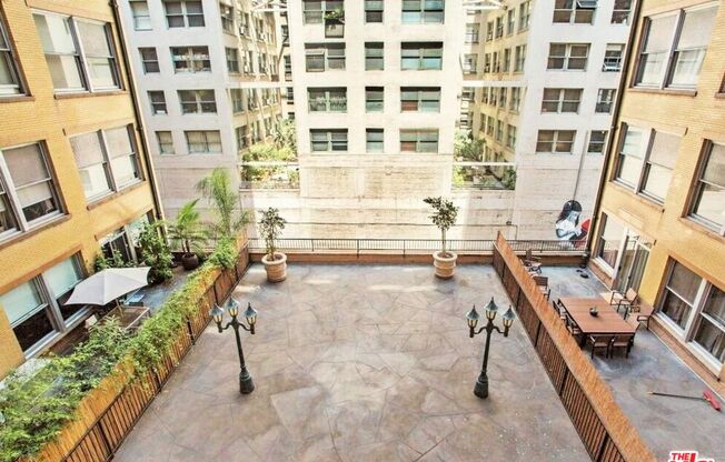 2 beds, 1 bath, 1,300 sqft, $2,800, Unit 201