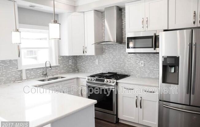 1219 17 ST NE