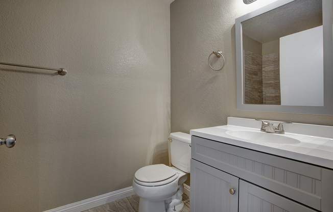 2 beds, 2 baths, $1,350, Unit # 204