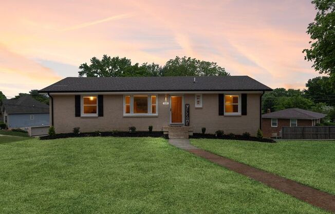 Sango Beauty With Finished Basement!