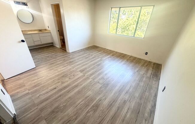 3 beds, 2.5 baths, 1,277 sqft, $2,800, Unit 5