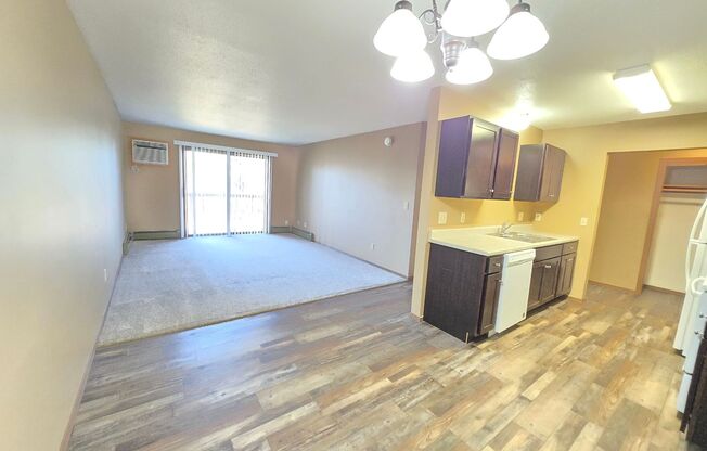 2 beds, 1 bath, 1,000 sqft, $835, Unit 10