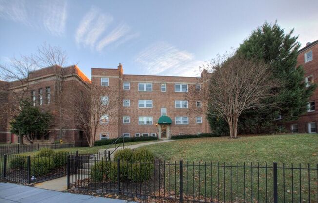 1627 MASSACHUSETTS AVE SE