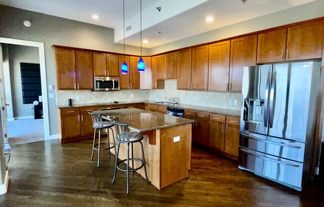 COMING SOON! Stunning 2-Bed, 2-Bath Condo for Rent – Prime Downtown Location!