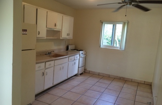 2 beds, 1 bath, 783 sqft, $1,683, Unit 5