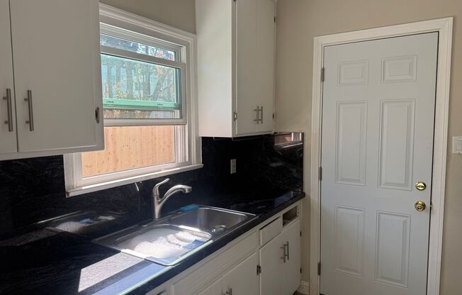 Charming 2 Bedroom Home in Coastal Oceanside Call 6 1 9 8 8 8 5 5 5 4