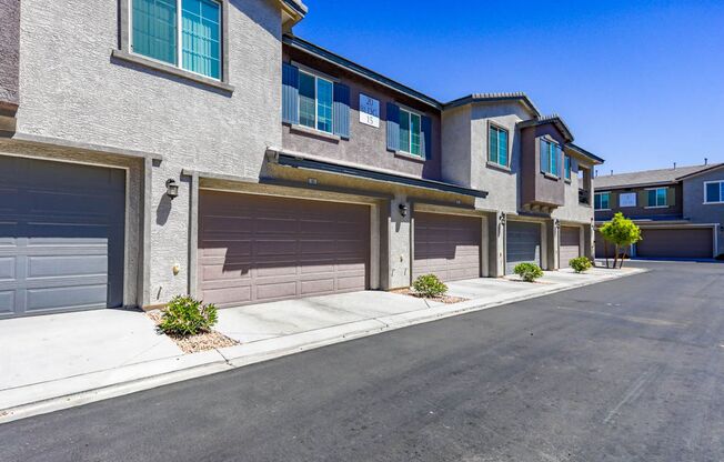 3 beds, 2.5 baths, $2,150, Unit # 87