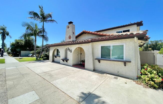 Sunny Top-Floor 2BR/2BA Home with Garage & A/C