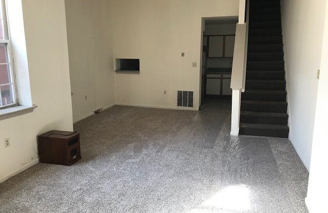 $1,250 Harrisburg 4 bedroom 2 full baths for rent