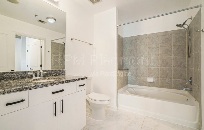 1 bed, 1 bath, 779 sqft, $2,200, Unit Apt 2003