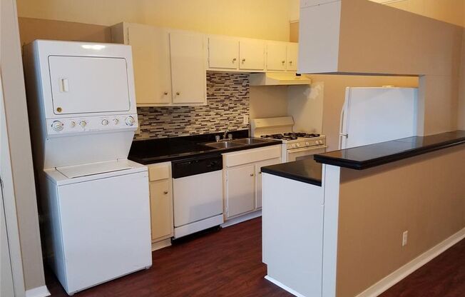 606 W 51 St